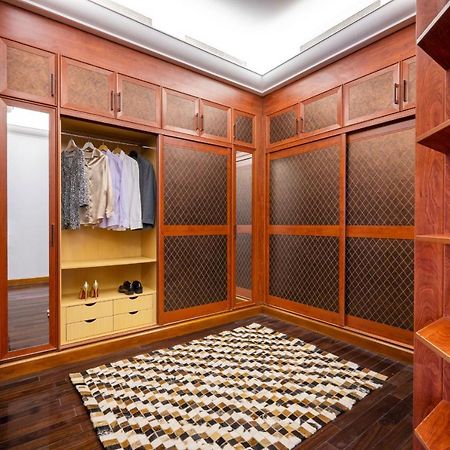 Dusit Hotel&Suites - Dauhá Exteriér fotografie A walk-in closet