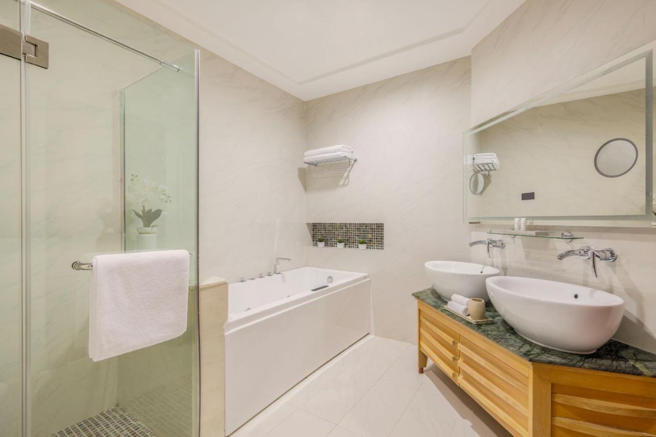 Dusit Hotel&Suites - Dauhá Exteriér fotografie A modern bathroom