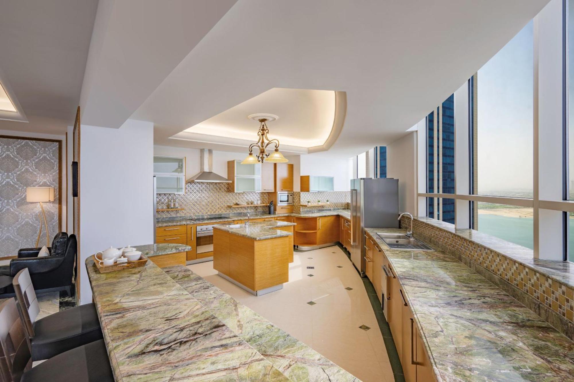 Dusit Hotel&Suites - Dauhá Exteriér fotografie A kitchen in a penthouse
