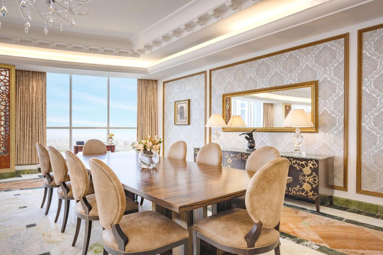 Dusit Hotel&Suites - Dauhá Exteriér fotografie A dining room