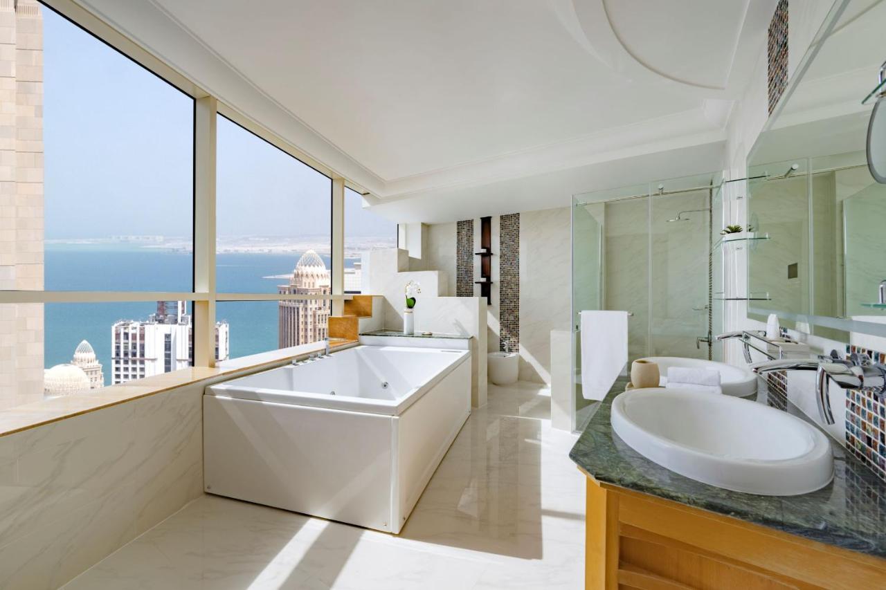 Dusit Hotel&Suites - Dauhá Exteriér fotografie Bathroom